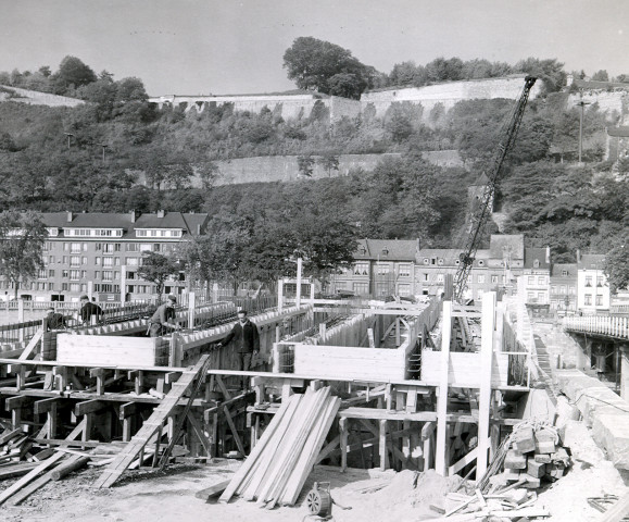 Vues de la reconstruction du pont