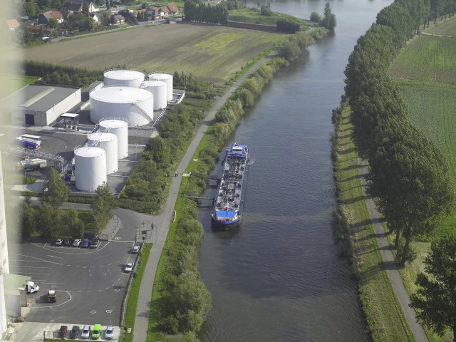 Pecq. Vues aériennes de l'Escaut.