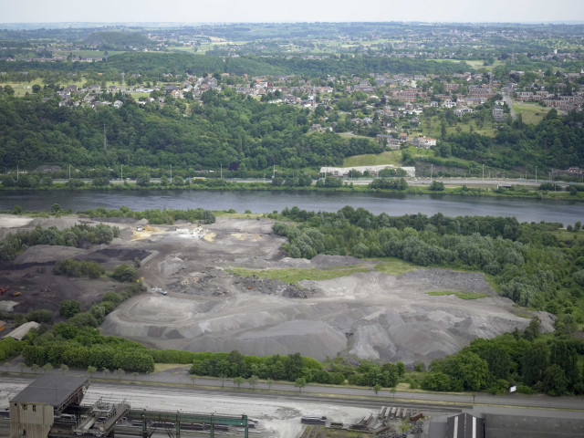 Oupeye et Visé. Vues aériennes du canal Albert.