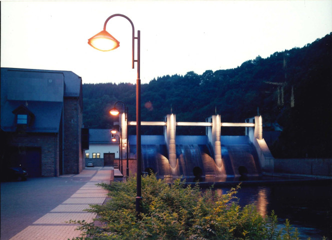 Houffalize. Nadrin. Complexe du barrage de Nisramont. Nouvel éclairage de nuit.
