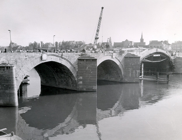 Vues de la reconstruction du pont