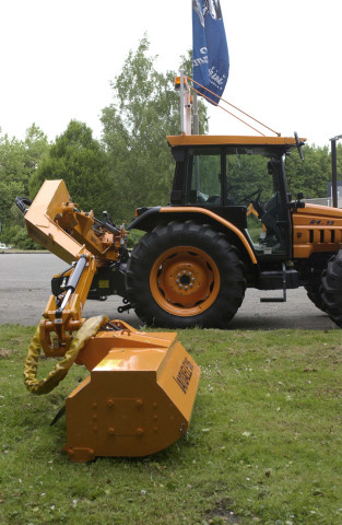 Namur. Daussoulx. Régie autoroutière D131-21, rue Del'Grete, 41. Journée portes ouvertes. Actualisation de nouveau matériel. Charroi.