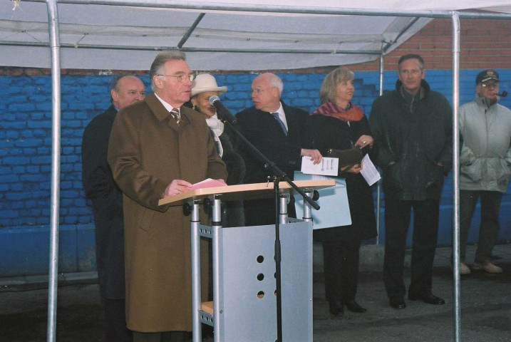 La Louvière. Giratoire du Bosquet "Le capteur du ciel". Sculpture de Pol Bury sur les RN535/536.
