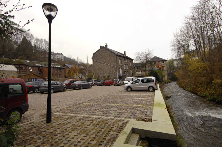 La Roche-en-Ardenne. Voiries, stationnements, écoles.