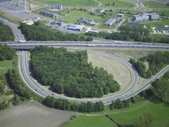 Mons. Jemappes. Vues aériennes de la sortie d'autoroute.