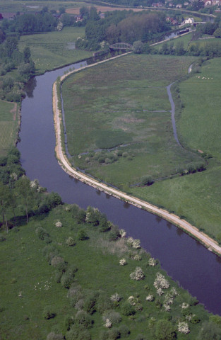 Méandre en aval du pont de Merbes-le-Château.