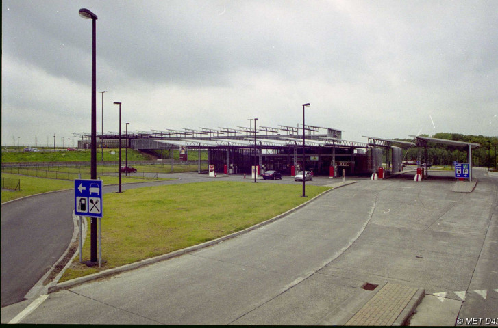 Enghien. A8. Infrastructures et équipements divers.