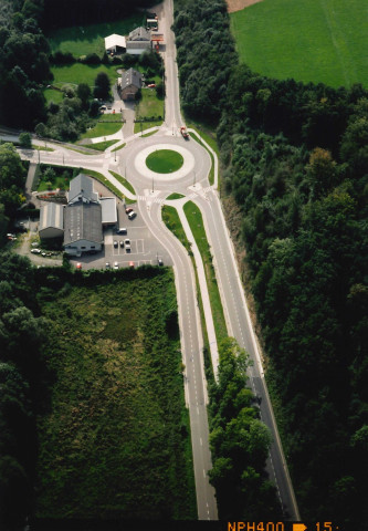 Erezée. RN 841-807. Rue des combattants. Giratoire.