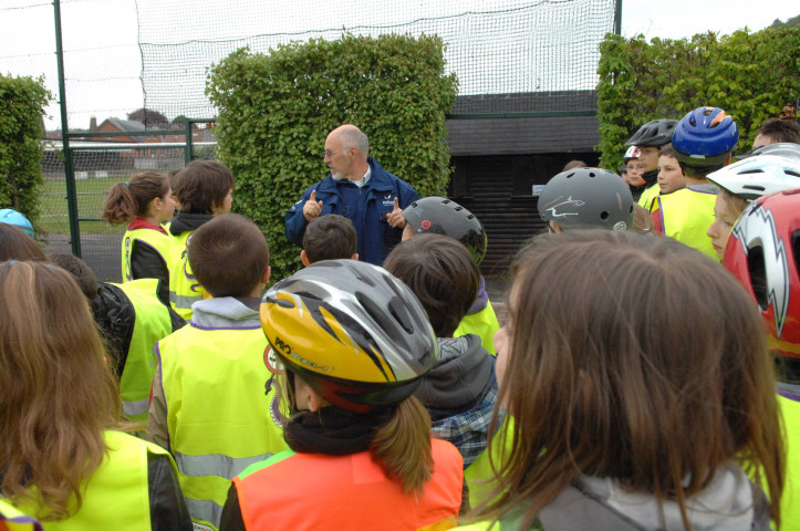 Andenne. Passage du brevet de cycliste.