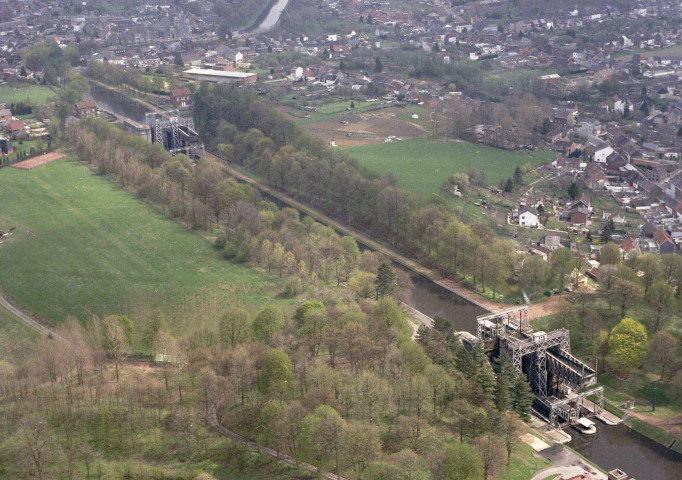 Strépy-Bracquegnies. Ascenseurs n° 2 et n° 3.