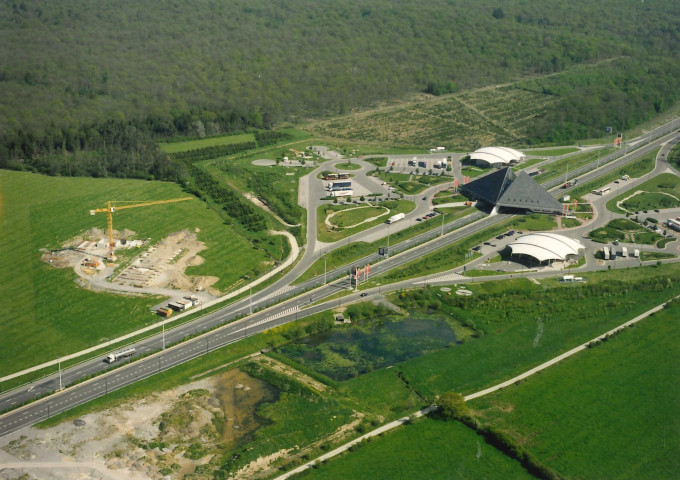 Houyet. Wanlin. Evolution du chantier de la future régie autoroutière (E 411)