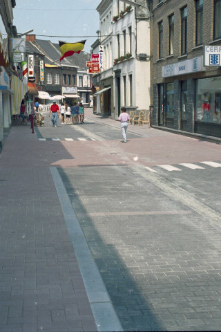 Leuze-en-Hainaut. Inauguration du semi-piétonnier par Jean-Pierre Grafé, ministre des Travaux publics.