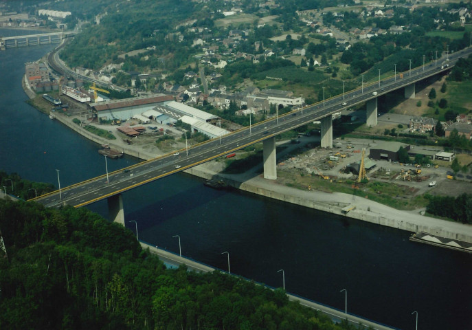 Namur. E411. Viaduc autoroutier de Beez.