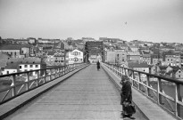 Namêche. Pont provisoire sur la Meuse.