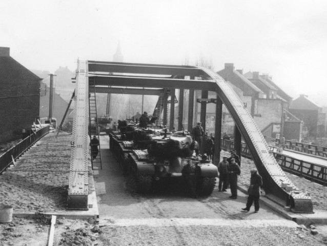 Essais de résistance du pont de Sambre