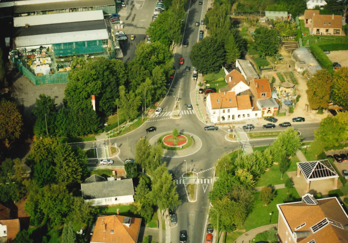 Waterloo. Giratoire de la sucrerie.