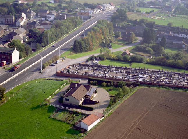 RN5 dans sa traversée de la localité.