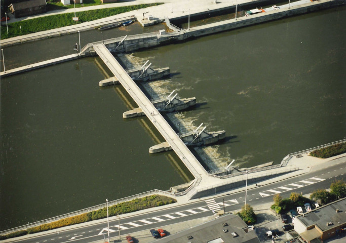 Dinant. Barrage-écluse n°4 sur la Meuse.