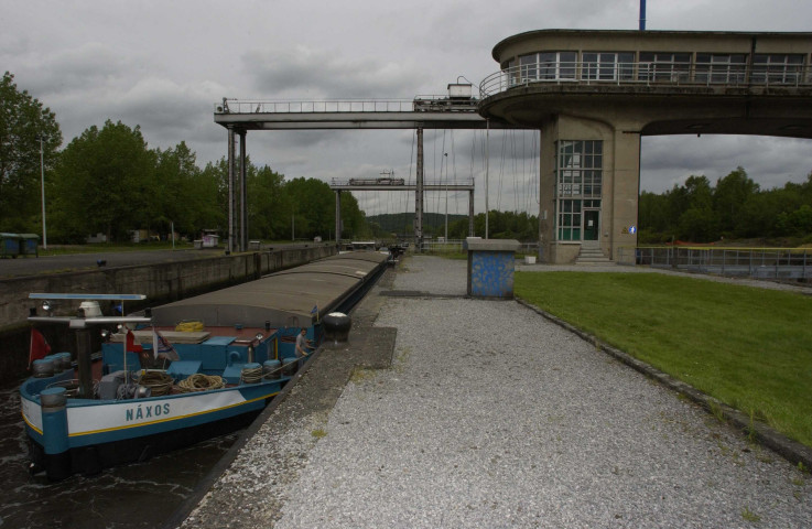 Aiseau-Presles. Roselies. Barrage-écluse No 13.