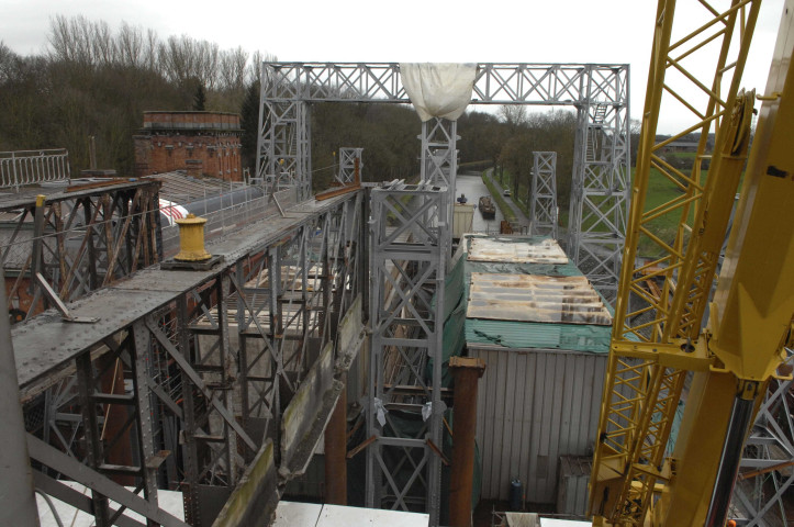 La Louvière. Houdeng-Goegnies. Canal du centre. Travaux à l'ascenseur n°1.