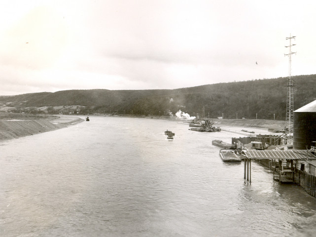 Construction du barrage éclusé d'Ampsin-Neuville