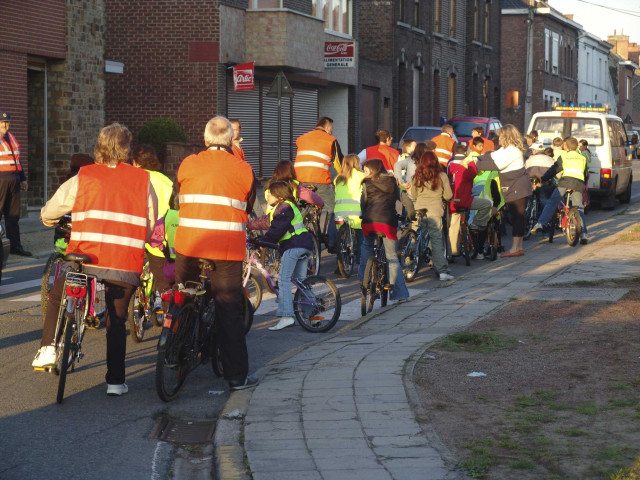 Châtelet. Châtelineau. Parcours scolaire en vélo.