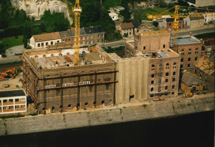 Namur. Beez. Les moulins de la Meuse en cours de réaménagement (2).