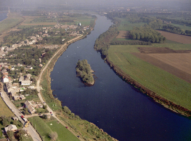 Lanaye. La Meuse.