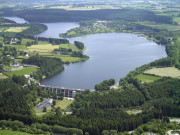 Eupen. Bütgenbach. Barrage et lac du centre sportif de l'ADEPS.