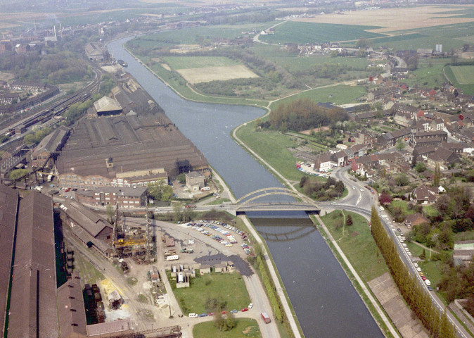 Tubize. Canal Bruxelles-Charleroi.