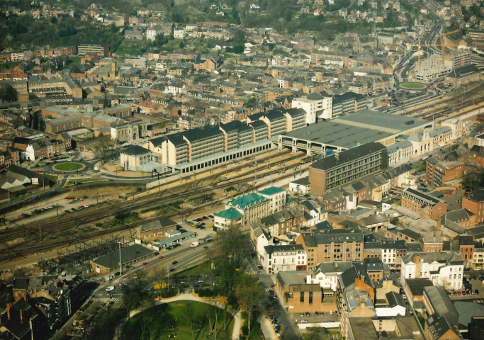 Namur. Aménagements du Boulevard du Nord. Giratoires, CAMET et dalle de la gare.