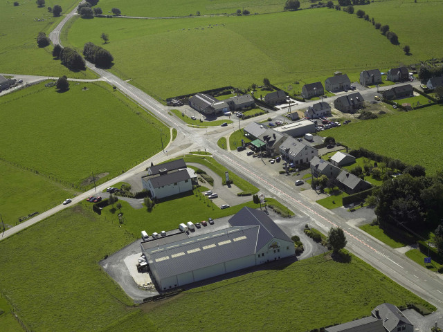 Libramont. Neuvillers. RN40. Carrefour.