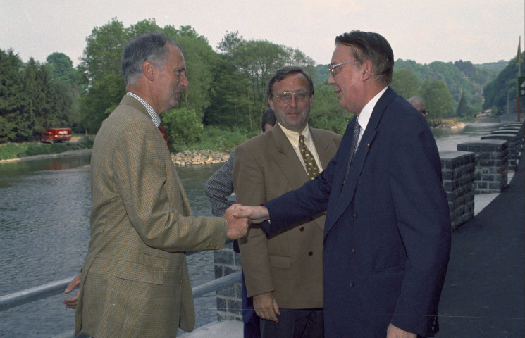 Comblain-au-Pont. Inauguration par Jean-Pierre Grafé, ministre des Travaux publics, de la RN633.