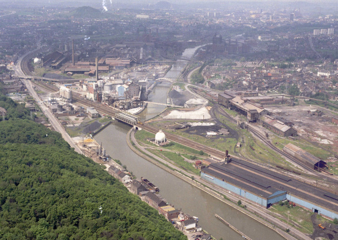 Charleroi, Dampremy et Marchienne-au-Pont. La Sambre.