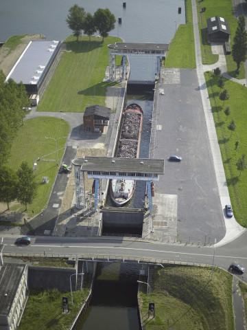 Antoing. Péronnes. Canal Nimy-Blaton.