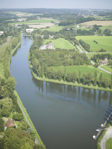 Braine-le-Comte. Ronquières Canal Charleroi-Bruxelles. Halte nautique.