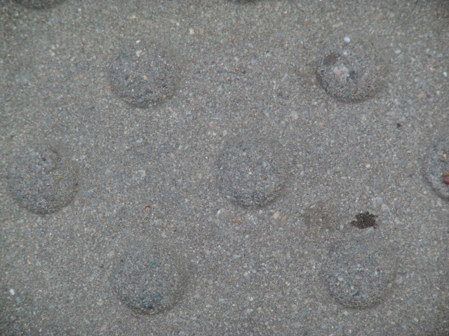 Namur. Centre. Trottoirs et commerces.