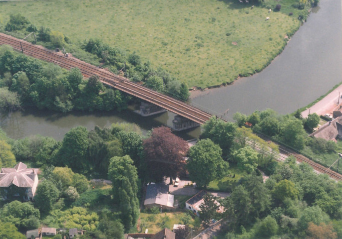 Landelies. Sambre. Pont-rail 13.