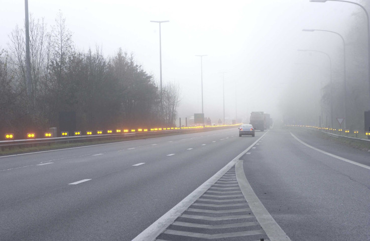 Namur. Viaduc de Beez. E 411. (sens Bruxelles vers Arlon). Eclairage antibrouillard.