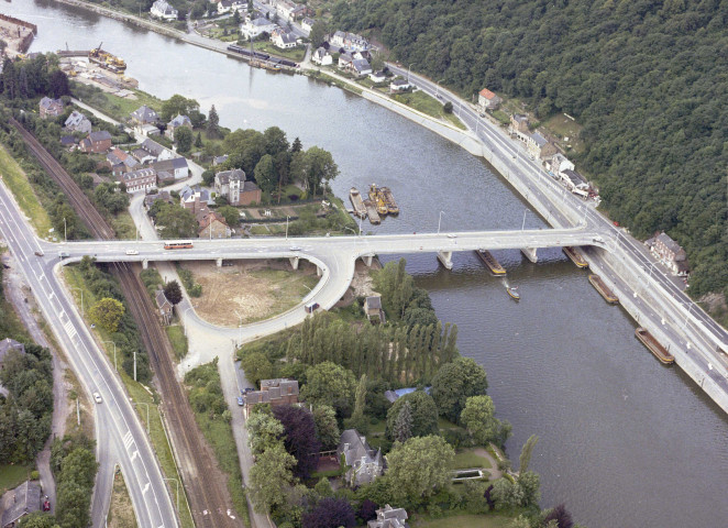Profondeville. La Meuse.