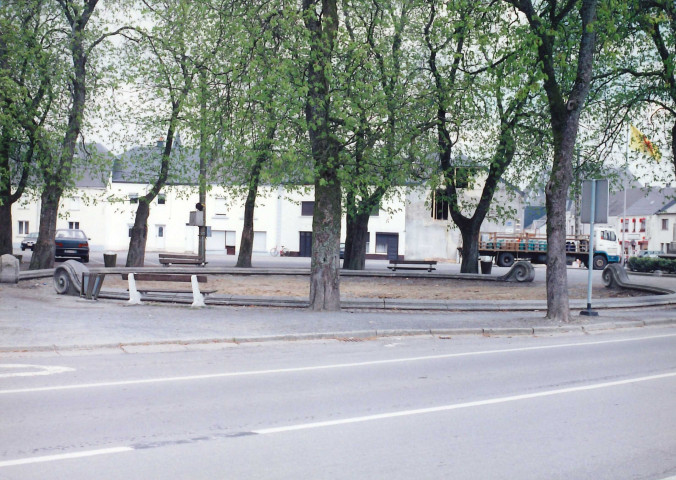 Habay. Habay-La-Neuve. Aménagement de la place et du carrefour des RN 40, 07 et 897.