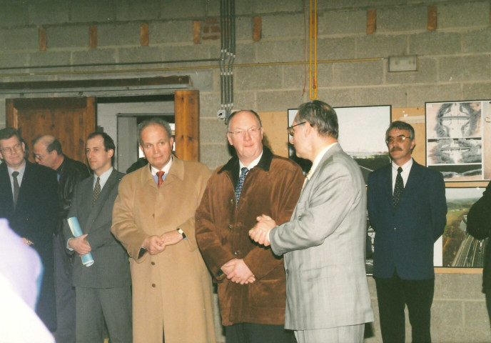 Houyet. Ciergnon. Visite de M. le ministre Lebrun. Pose de la première pierre de la régie autoroutière et de l'atelier Provincial (Aire Wanlin).