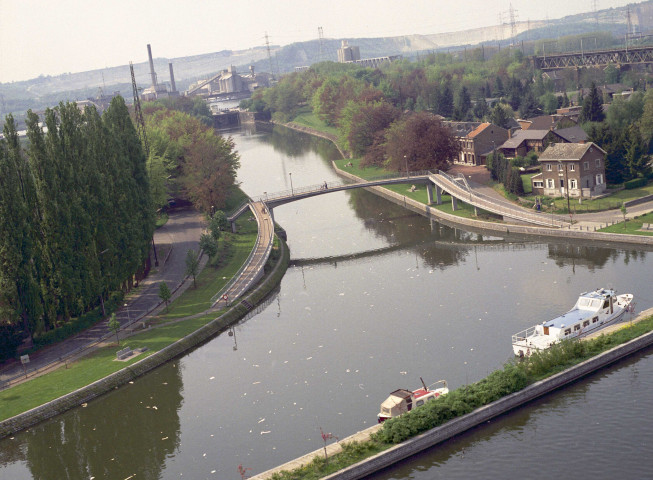 Visé. Canal de jonction.