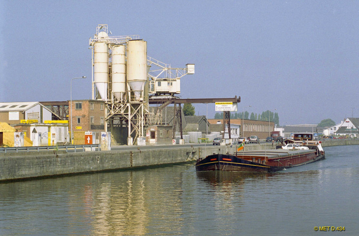 Tournai. Froyennes. Quai Casterman sur l'Escaut.