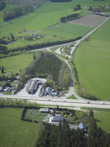 Sainte-Ode. Amberloup. N4. Barrière Hinck. Echangeur.