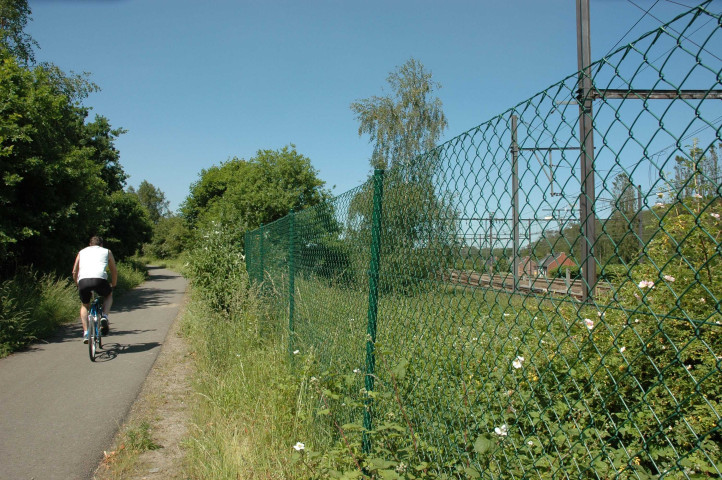 Roux et Courcelles. Ancienne ligne SNCB 112A. RAVeL.