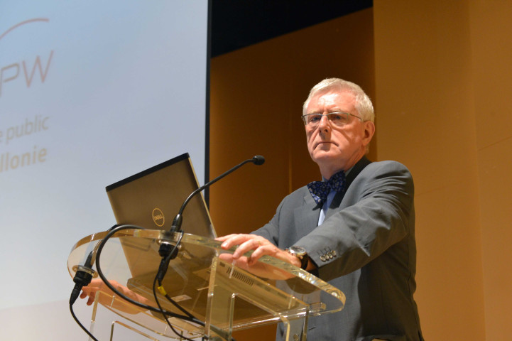 Namur. Palais des congrès. Présentation du plan "Wallonie cyclable" en présence de M. le ministre Henry.
