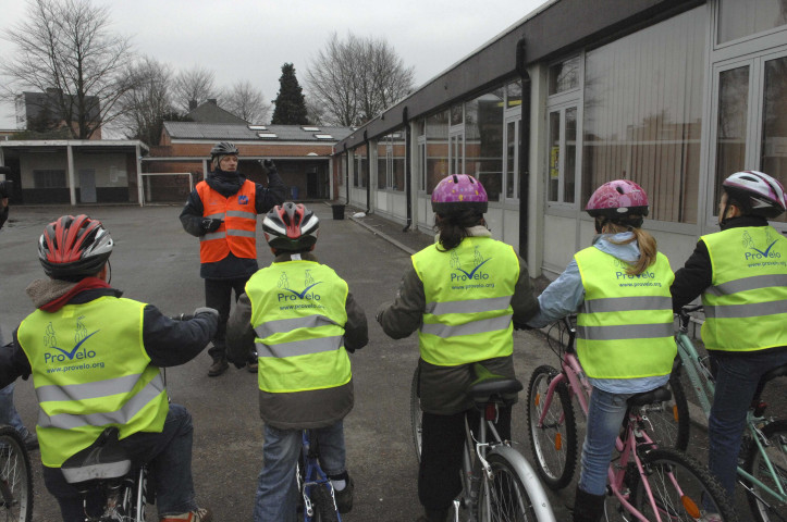 Oupeye. Passage du brevet de cycliste.