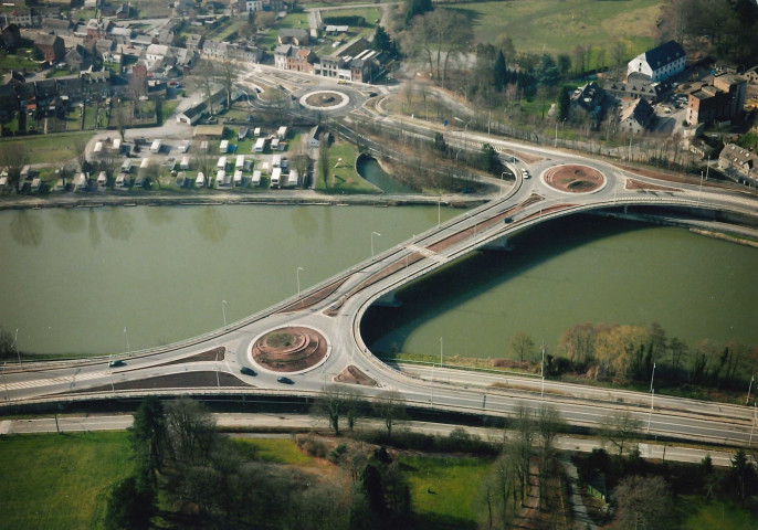 Yvoir. Vues aériennes.