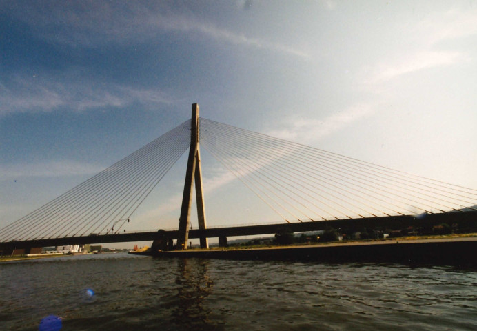 Liège. Wandre. Infrastructures et activités de la Meuse.